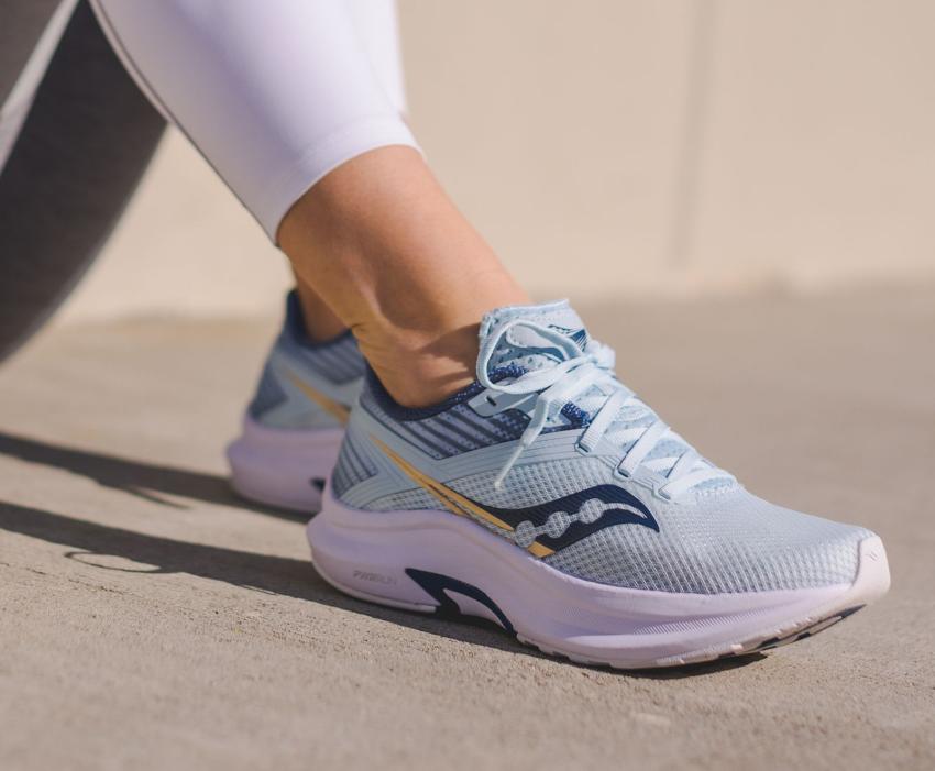 Saucony Axon Black / White | Women Running