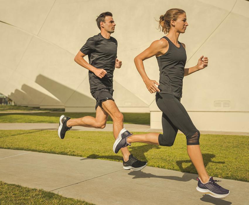 Saucony Endorphin Shift Black / White | Men Running