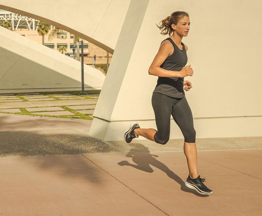 Saucony Endorphin Speed Black / Gold | Women Running